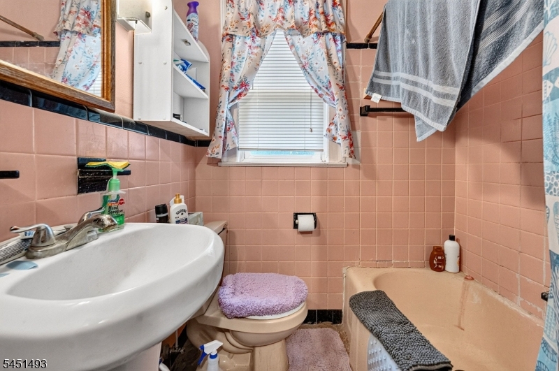 66 Charles St Property Photo 14