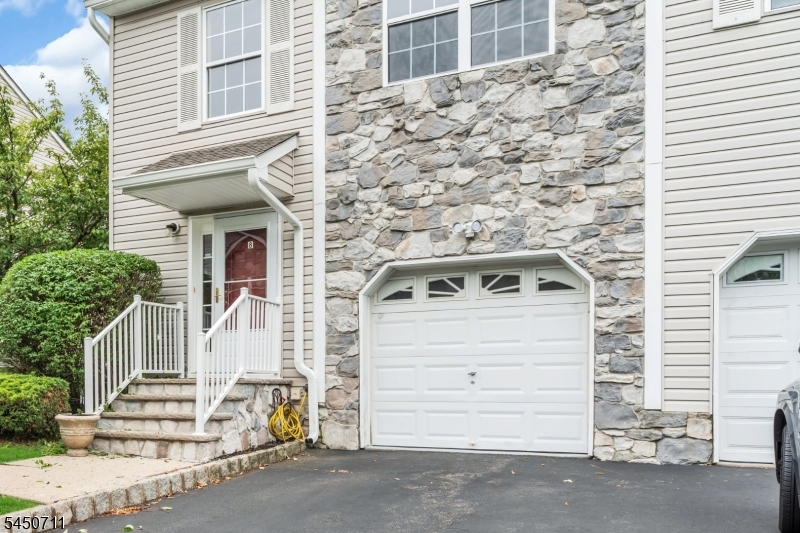 8 Edith Pl Property Photo 2