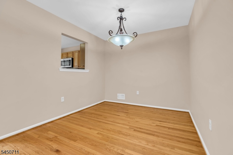 8 Edith Pl Property Photo 10