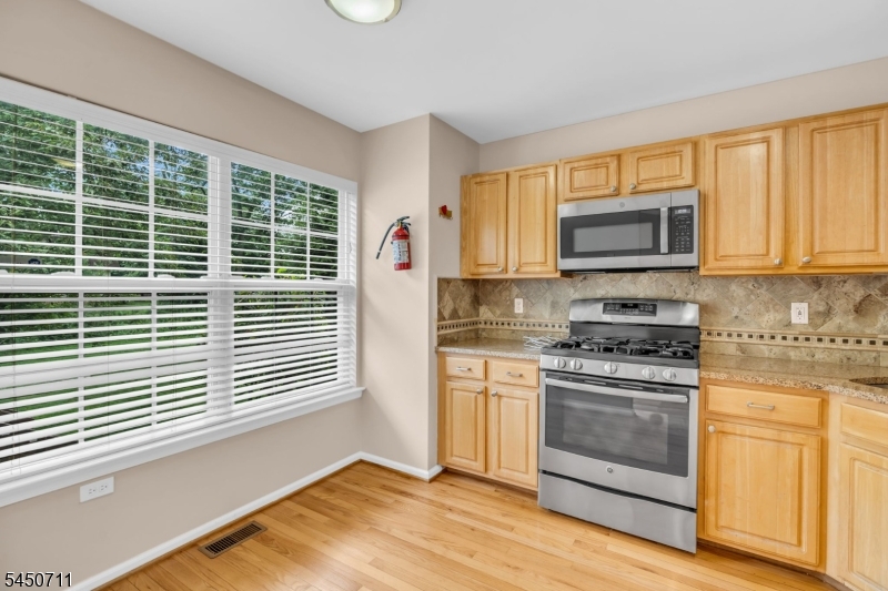 8 Edith Pl Property Photo 12