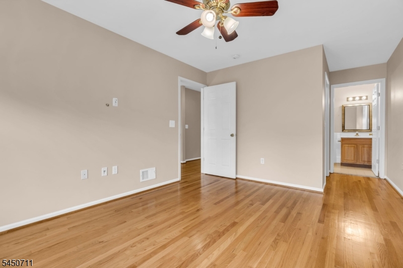 8 Edith Pl Property Photo 25