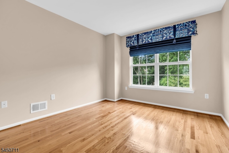 8 Edith Pl Property Photo 29