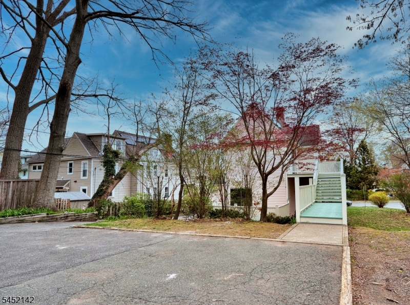 44 Christopher St 1 Property Photo 2
