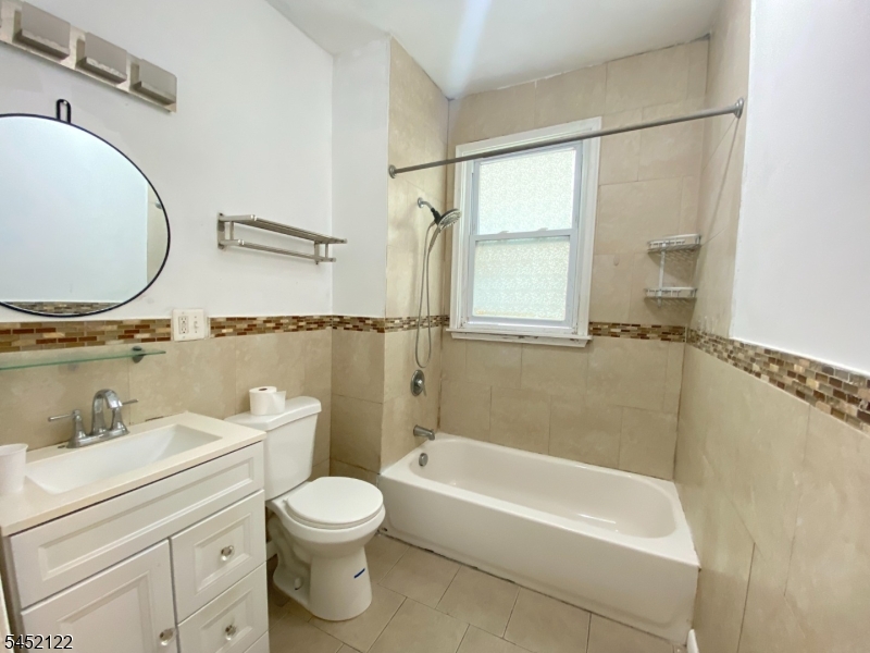 186 Oakwood Pl 1 Property Photo 9