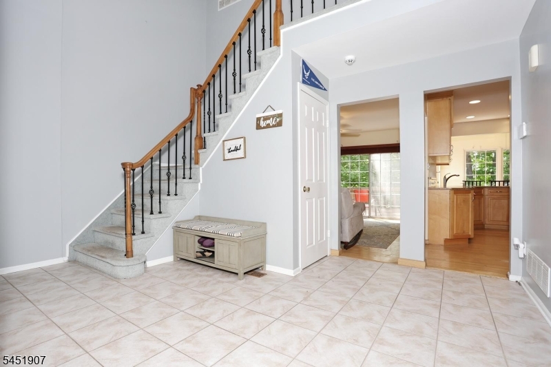 14 Birdseye Cir Property Photo 4