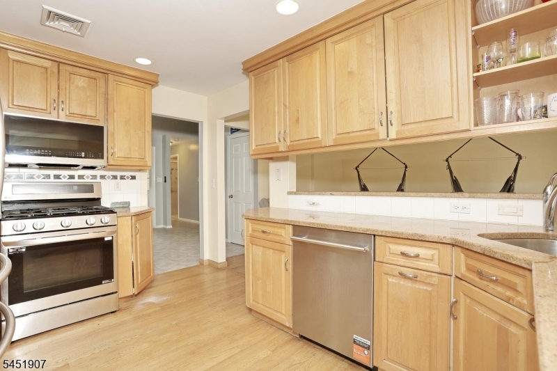 14 Birdseye Cir Property Photo 12
