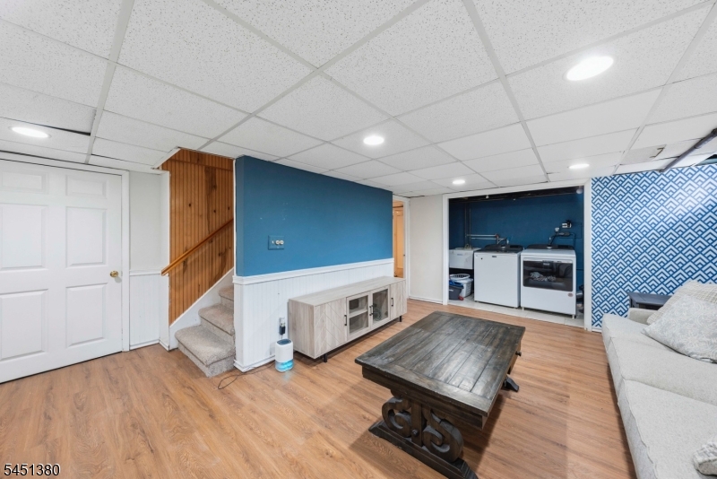 668 Greenbrook Rd Property Photo 17