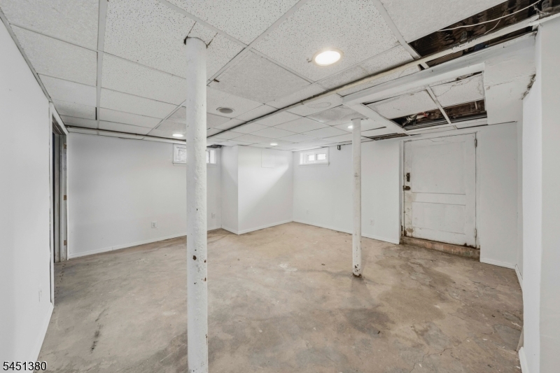 668 Greenbrook Rd Property Photo 18