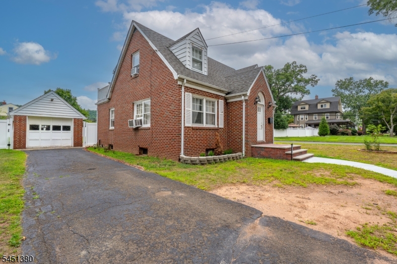 668 Greenbrook Rd Property Photo 20