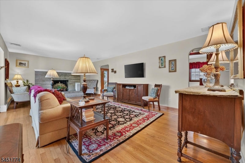 125 Randolph Ave Property Photo 3