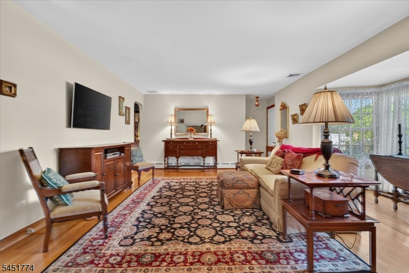 125 Randolph Ave Property Photo 8
