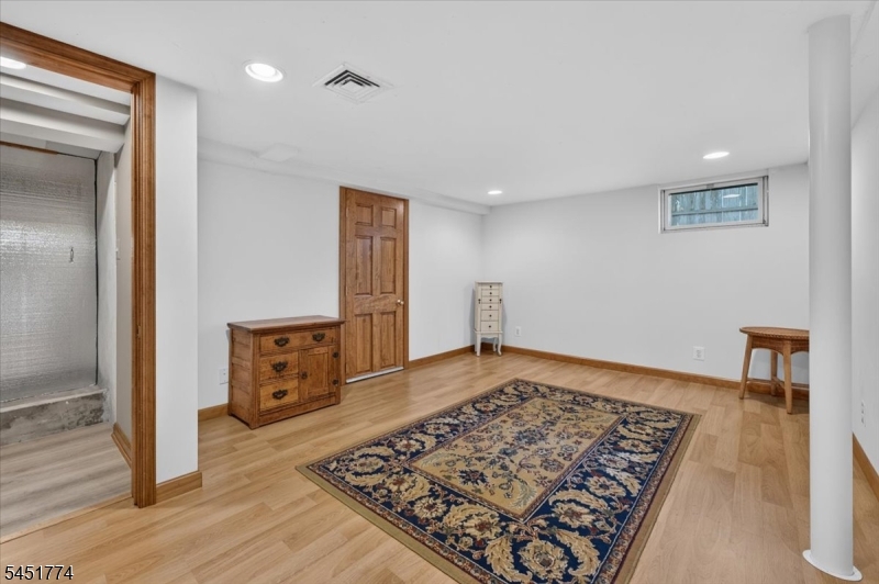 125 Randolph Ave Property Photo 37