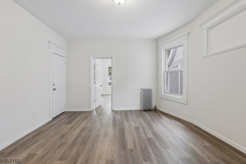 19 Nassau Pl Property Photo 5
