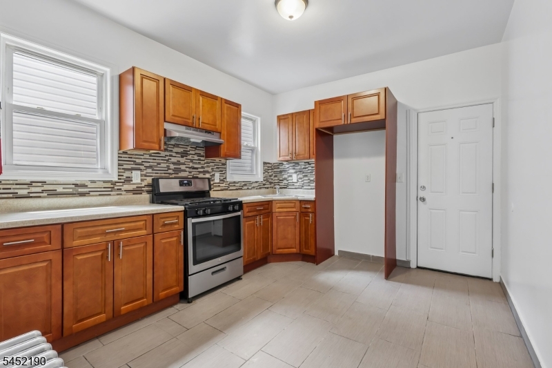 19 Nassau Pl Property Photo 9