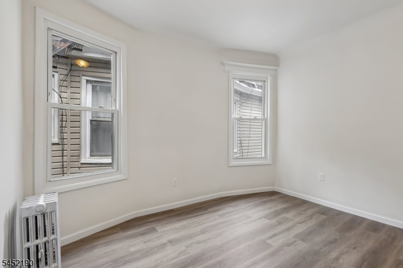 19 Nassau Pl Property Photo 12