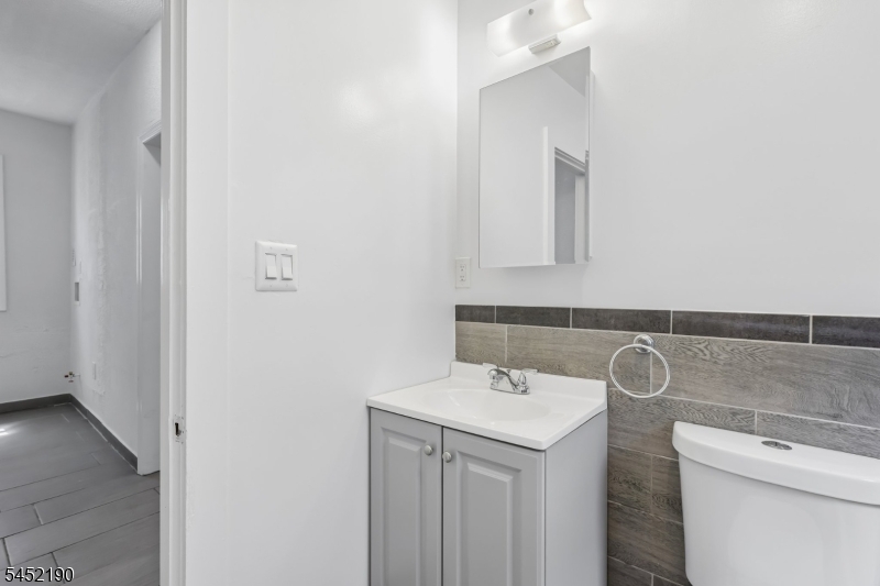 19 Nassau Pl Property Photo 17