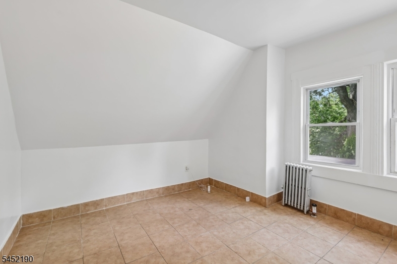 19 Nassau Pl Property Photo 27
