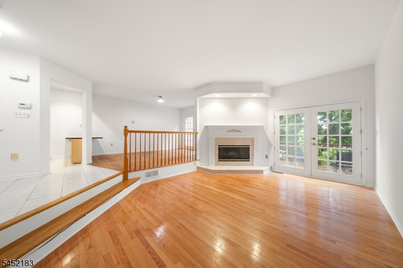 8 Beacon Hill Commons 8 Property Photo 4