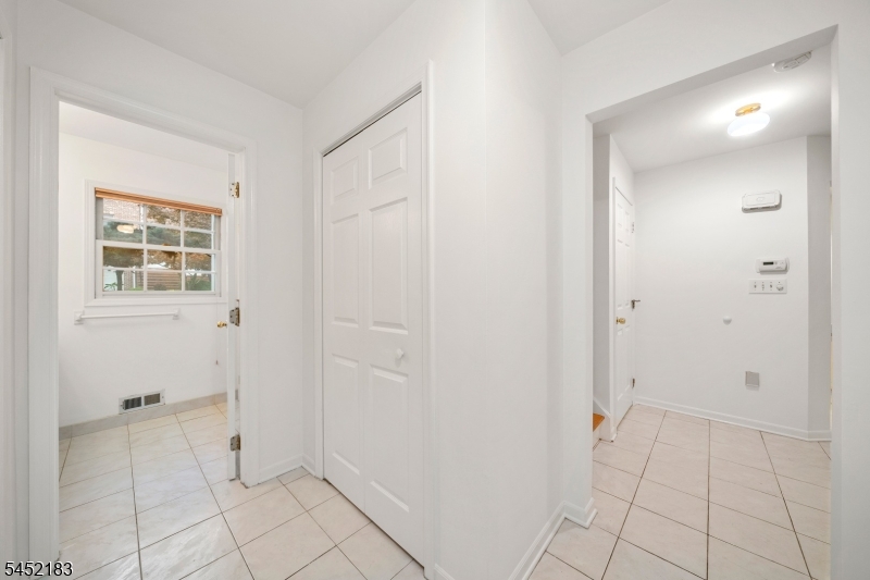 8 Beacon Hill Commons 8 Property Photo 11