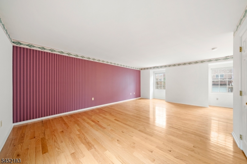 8 Beacon Hill Commons 8 Property Photo 15
