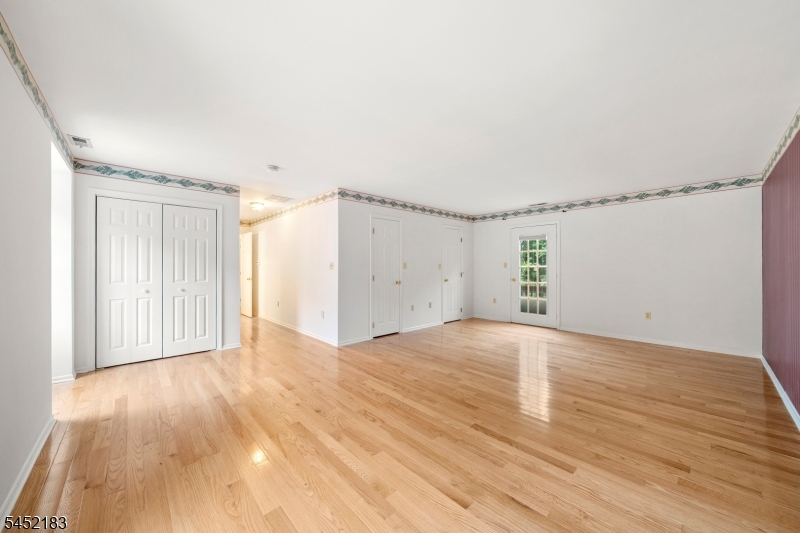 8 Beacon Hill Commons 8 Property Photo 16