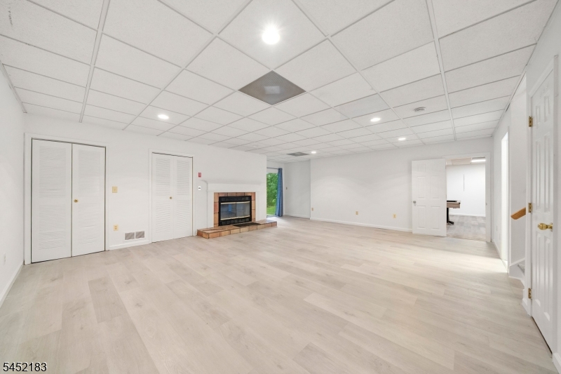 8 Beacon Hill Commons 8 Property Photo 23