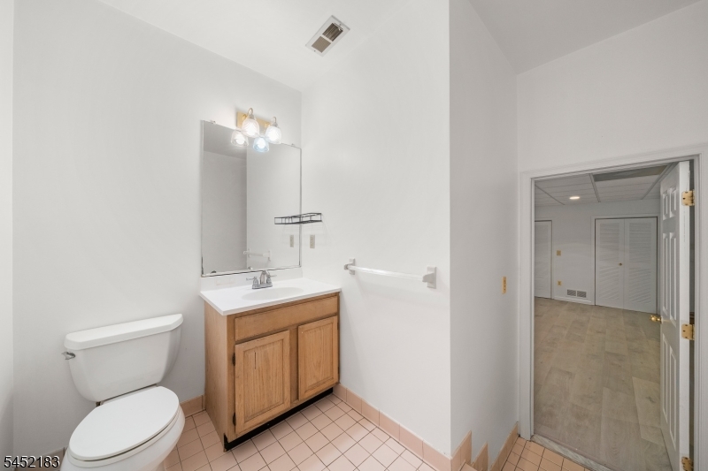 8 Beacon Hill Commons 8 Property Photo 26