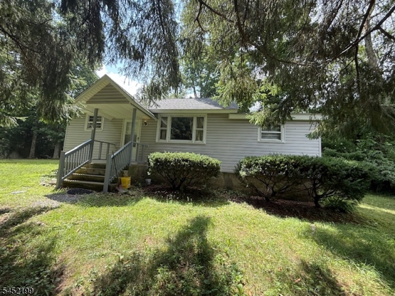 103 Edgewood Ln Property Photo 2