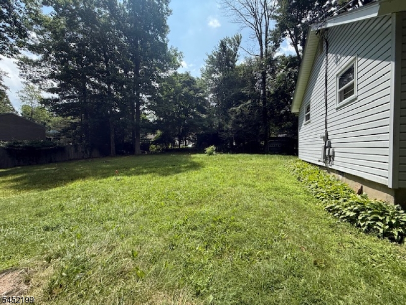 103 Edgewood Ln Property Photo 3