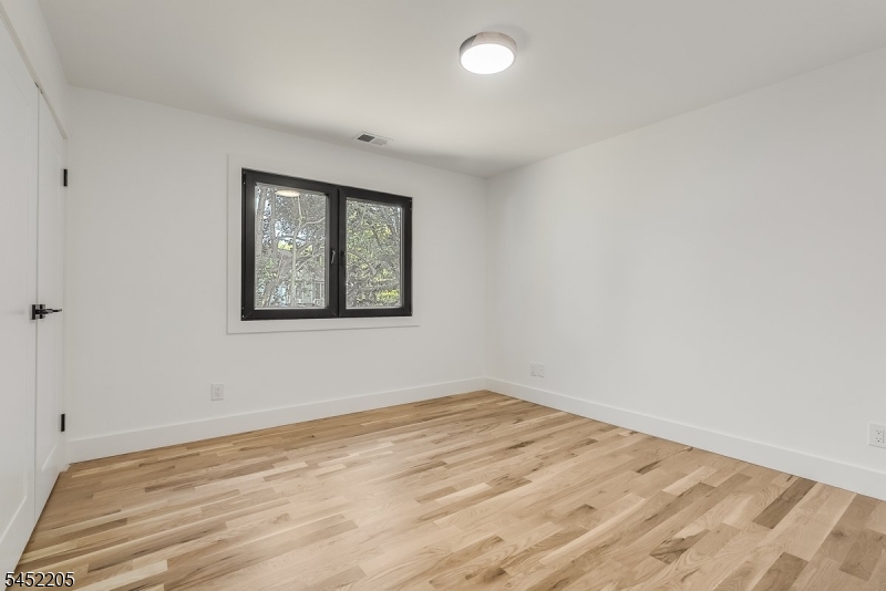 17 Berdan Ave Property Photo 23