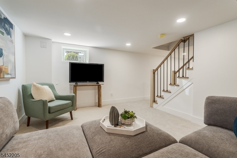 17 Berdan Ave Property Photo 25