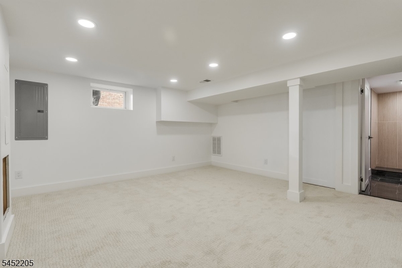 17 Berdan Ave Property Photo 26