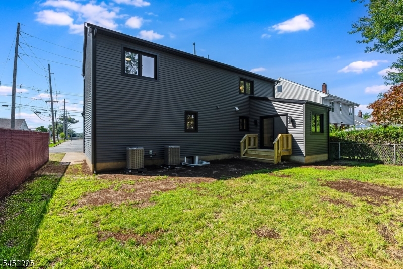 17 Berdan Ave Property Photo 29