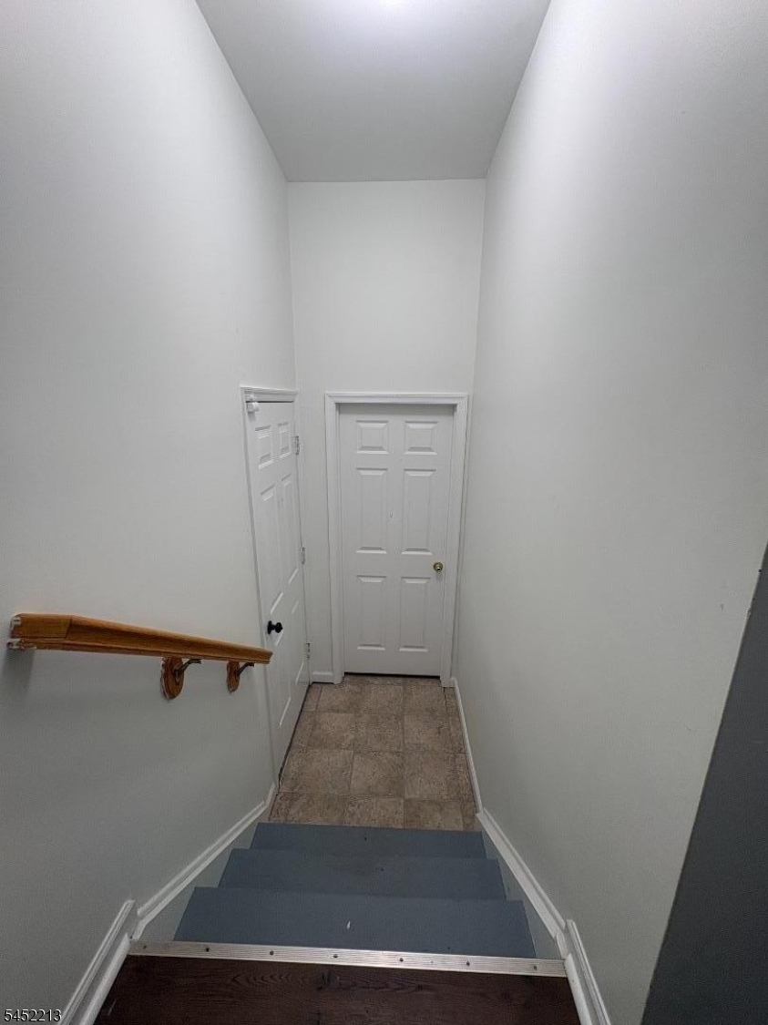 202 Rip Van Dam Ct Property Photo 32