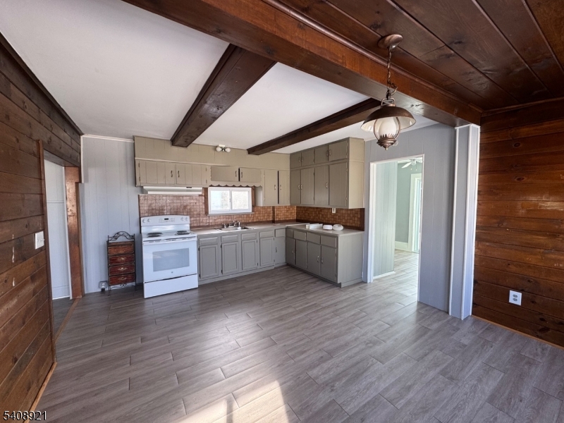 112 Chambers St Property Photo 12