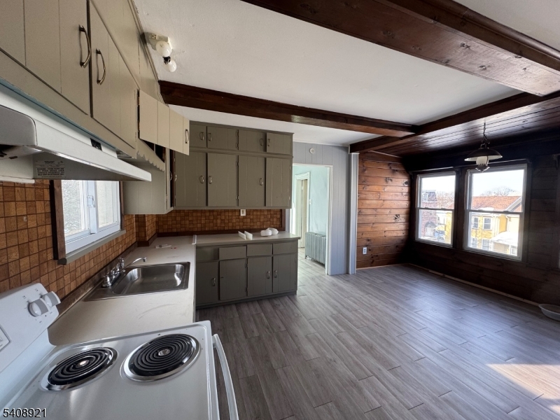 112 Chambers St Property Photo 13