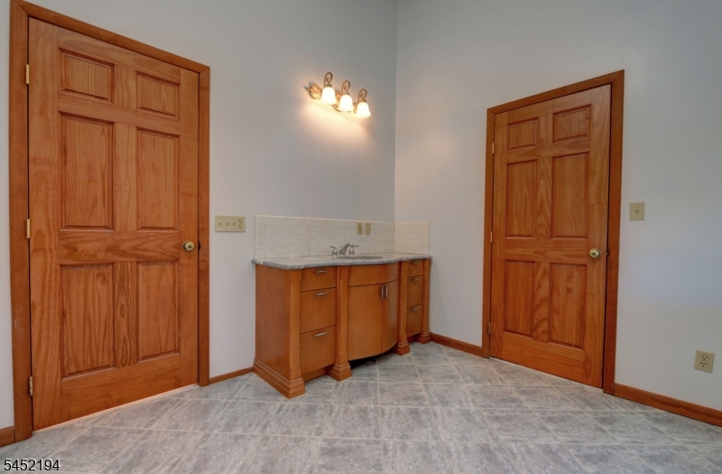 34 Knoll Rd Property Photo 28