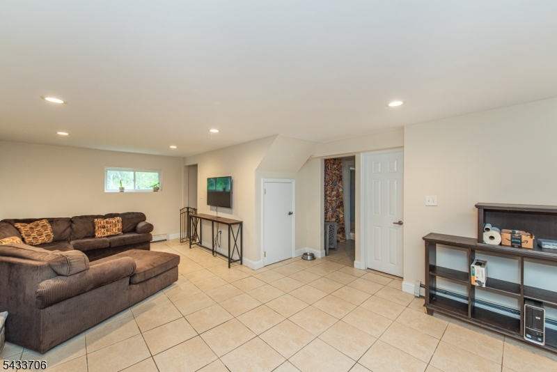 9 Albert St Property Photo 10