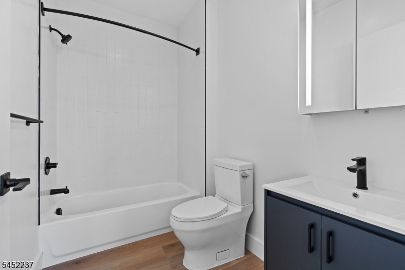 39 Madison St 503 Property Photo 9