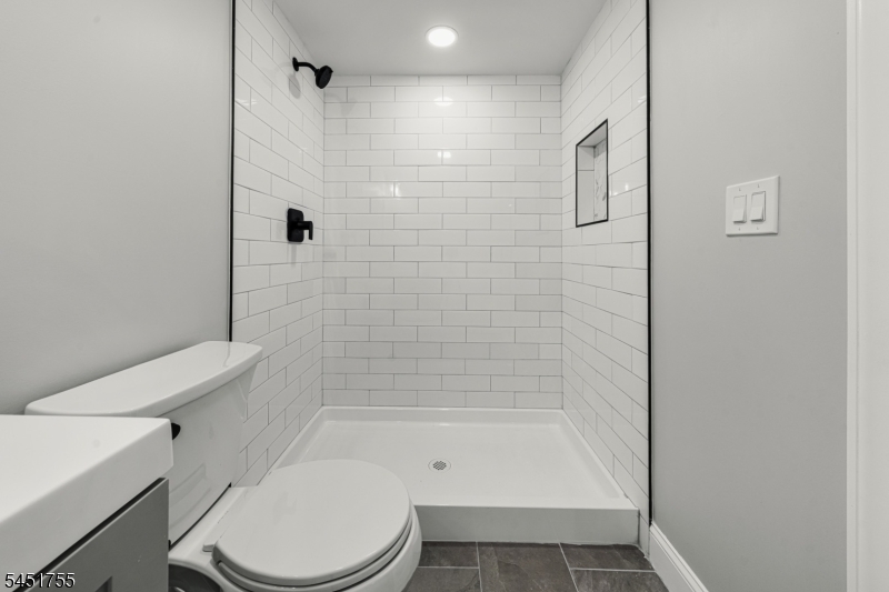 1221 Charter St Property Photo 29