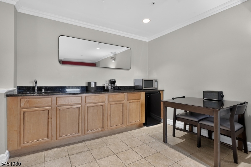 2 Chamonix Dr 518 Property Photo 6