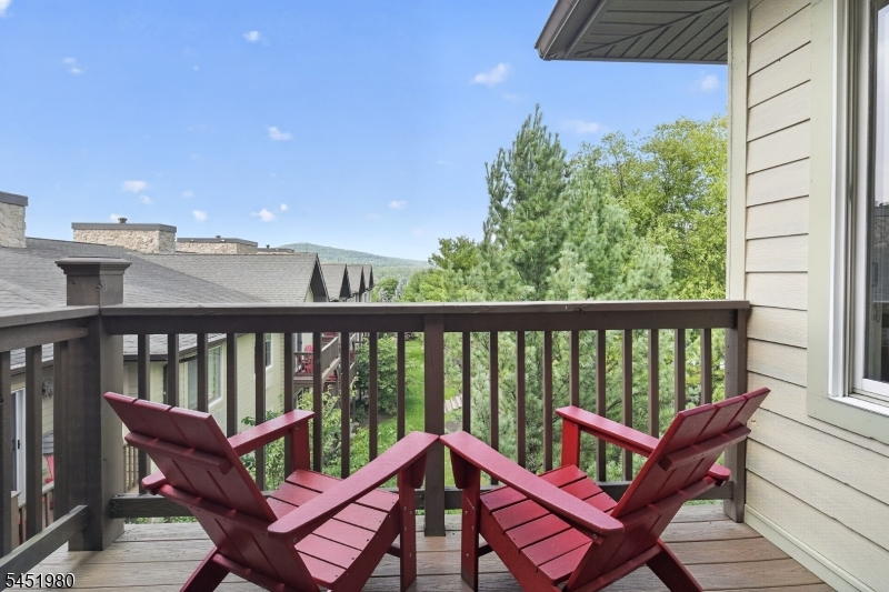 2 Chamonix Dr 518 Property Photo 8