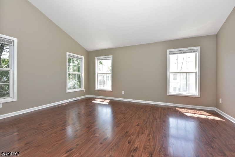 311 Cambridge Dr Property Photo 14