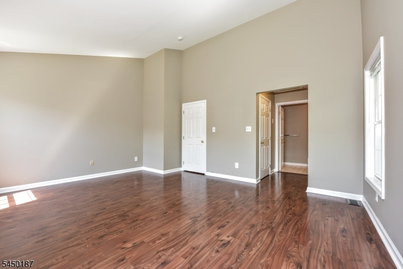 311 Cambridge Dr Property Photo 15