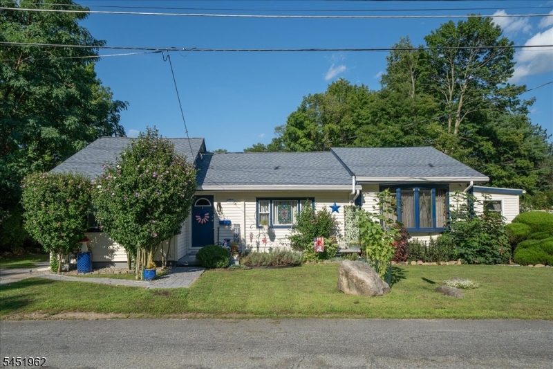 45 Kennedy Ave Property Photo 2