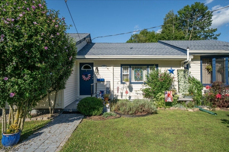 45 Kennedy Ave Property Photo 3