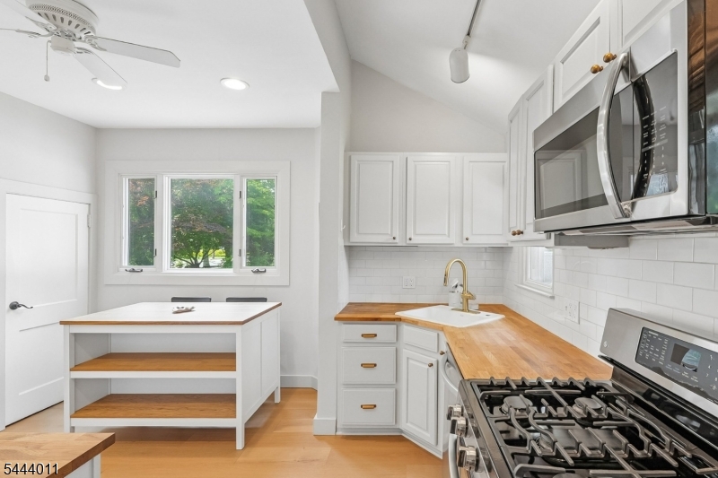 166 Tooker Avenue Property Photo 16