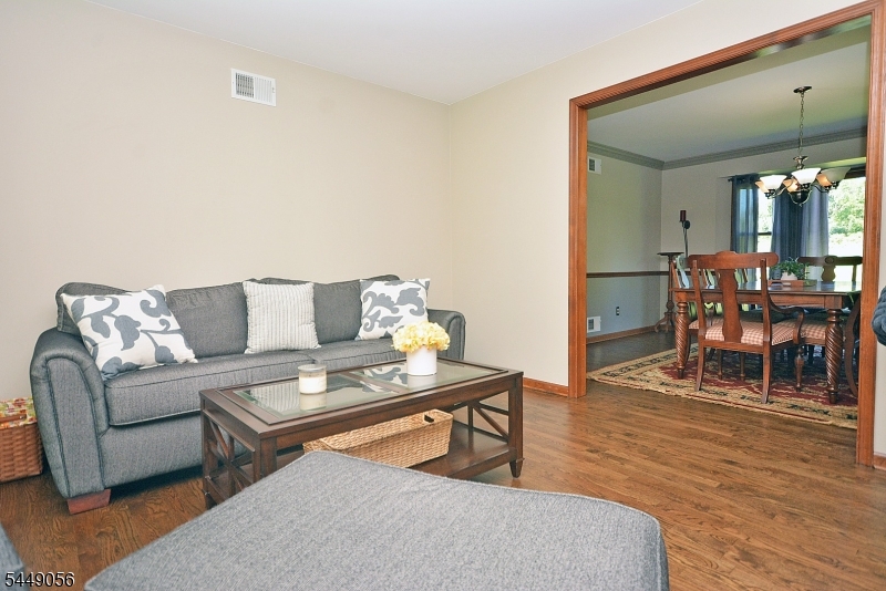 1 Chrystal Dr Property Photo 7