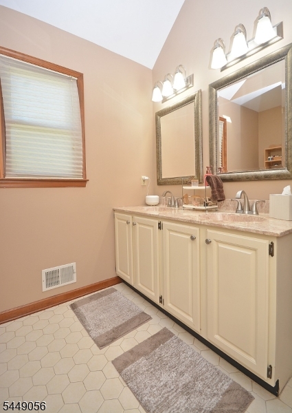 1 Chrystal Dr Property Photo 18
