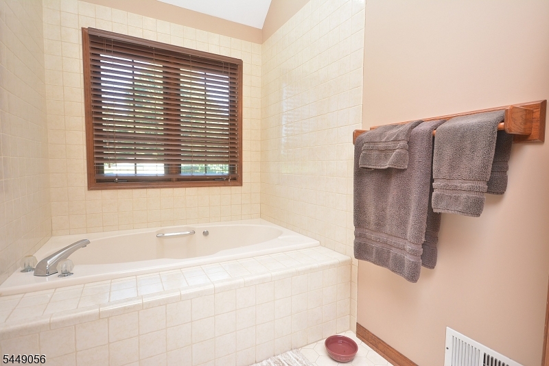 1 Chrystal Dr Property Photo 19